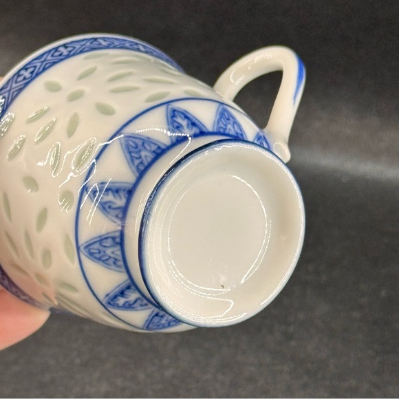 Set of 6 Vintage Chinese Tea Cups Rice Grain Rice Eye Pattern Blue & White - Picture 4 of 7